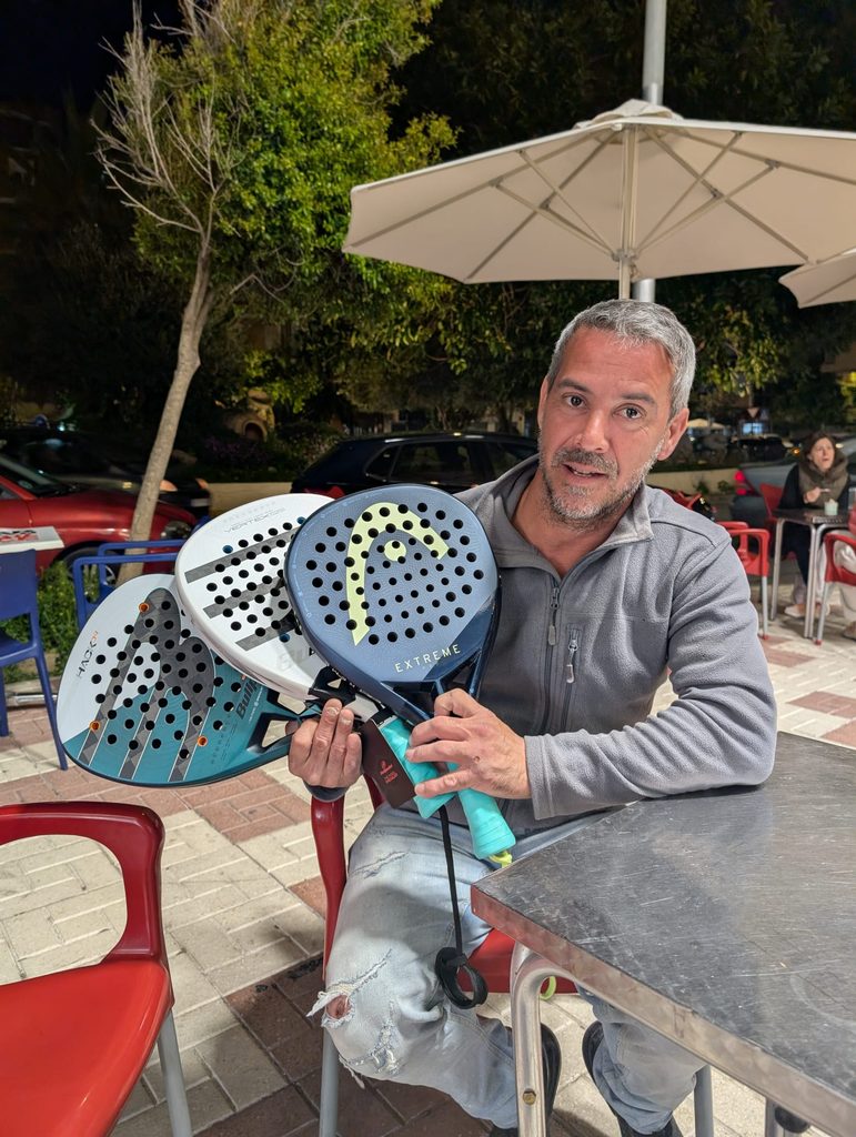 Leandro con las bullpadel vertex 05, hack 04 y la head extreme pro